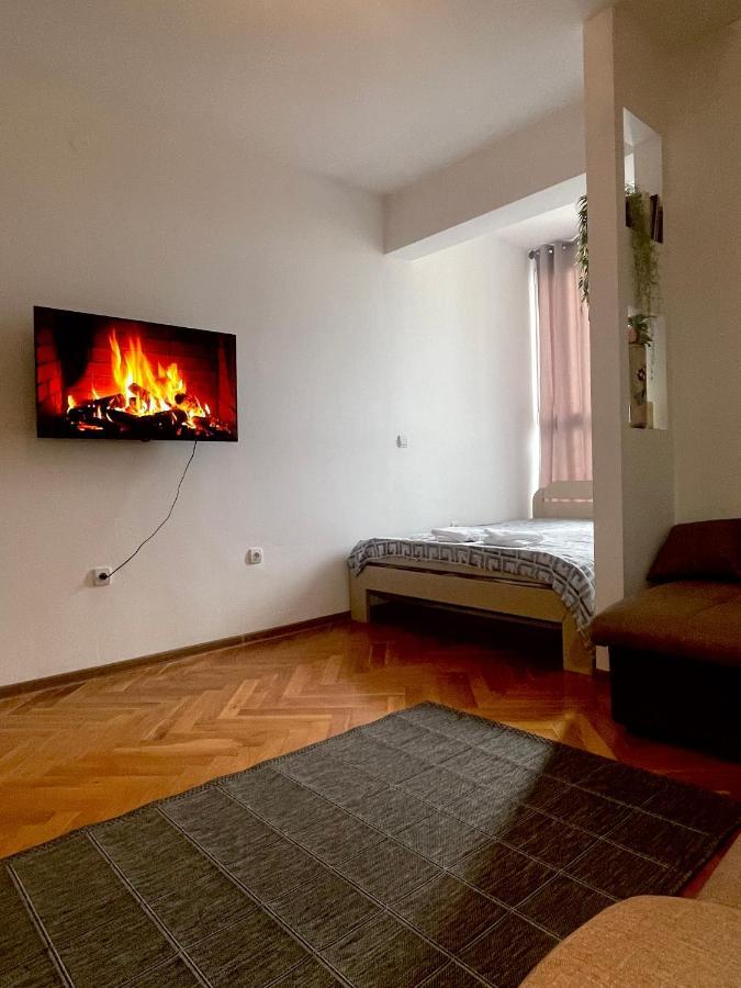 Bar Center Studio Apartment Luaran gambar