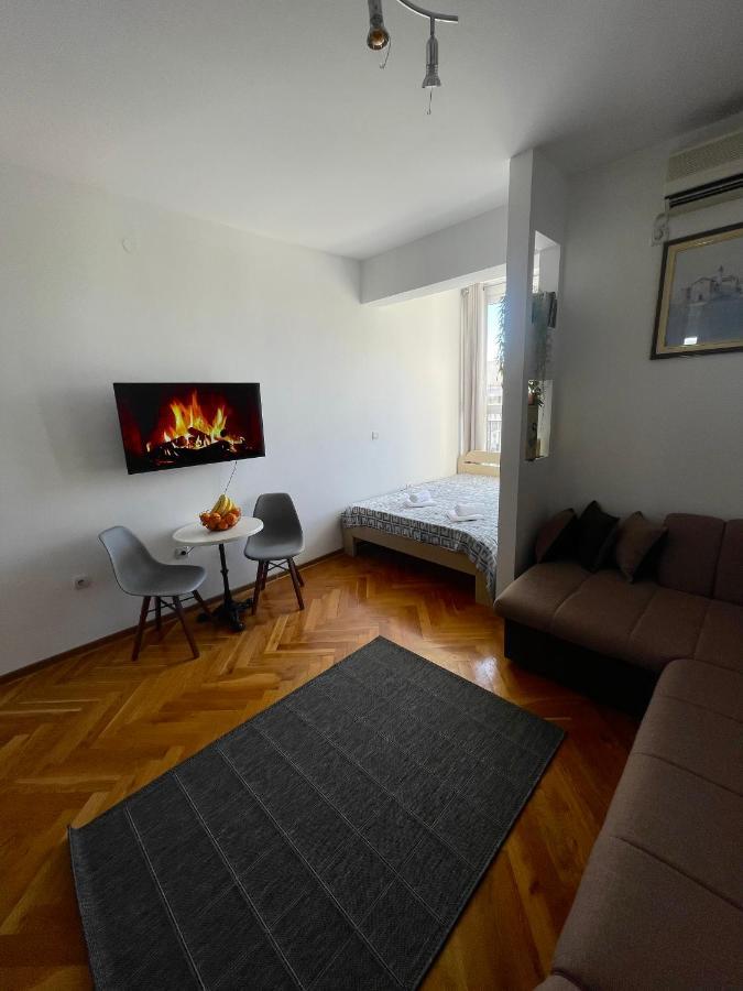 Bar Center Studio Apartment Luaran gambar