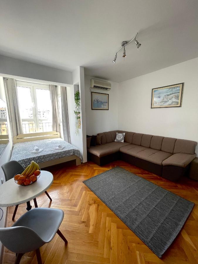 Bar Center Studio Apartment Luaran gambar