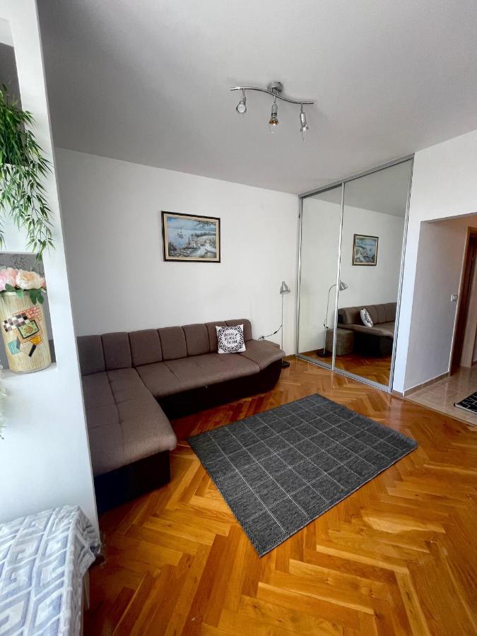 Bar Center Studio Apartment Luaran gambar